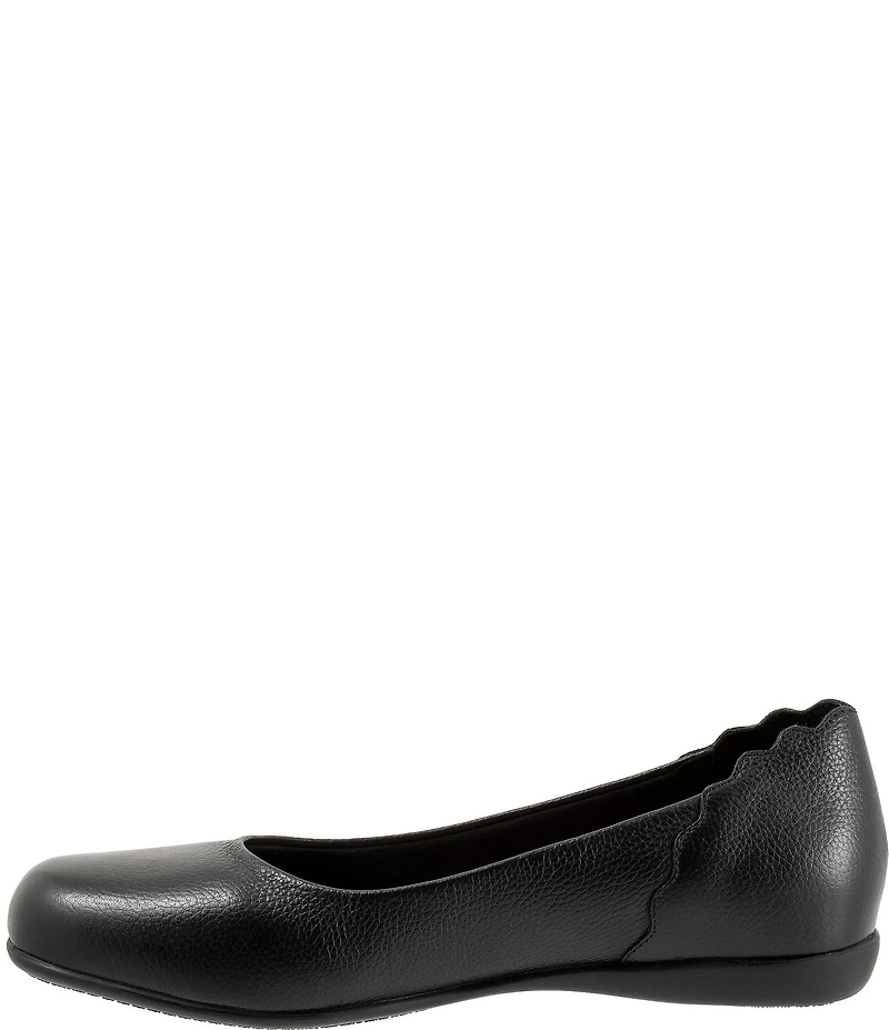 Trotters Sunny Leather Scalloped Ballet Flats