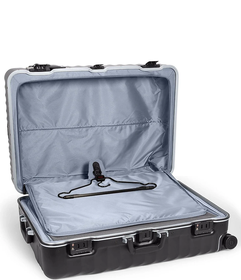 Tumi 19 Degree Extended Trip 4 Wheeled Packing Spinner Suitecase