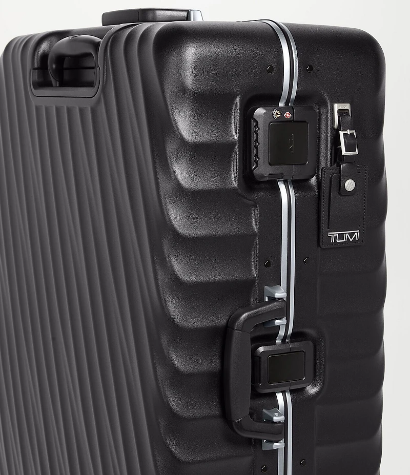 Tumi 19 Degree Extended Trip 4 Wheeled Packing Spinner Suitecase