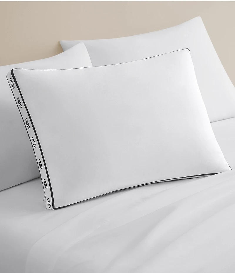 UGG Devon Basic Pillow