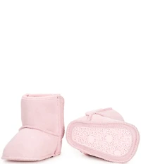UGG Girls' Baby Classic and Lovey Gift Set Crib Shoes (Infant)