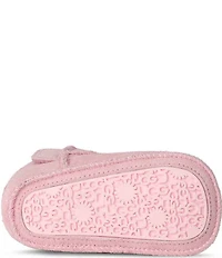 UGG Girls' Baby Classic and Lovey Gift Set Crib Shoes (Infant)