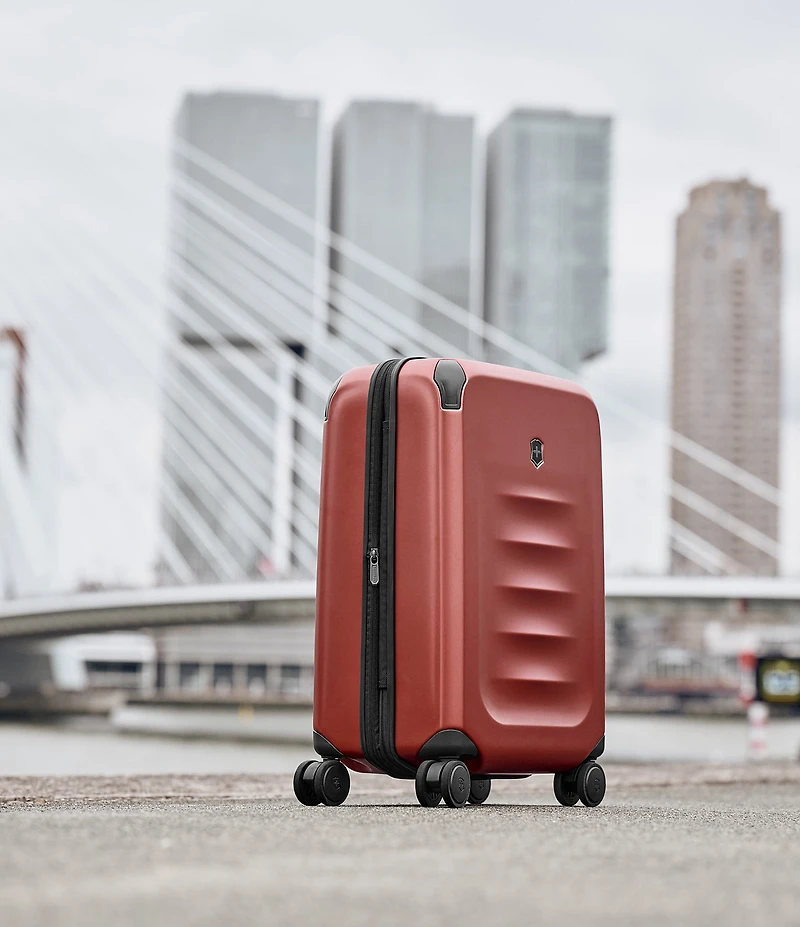 Victorinox Spectra 3.0 Frequent Flyer Plus Carry On 22#double; Hardside Spinner Suitcase