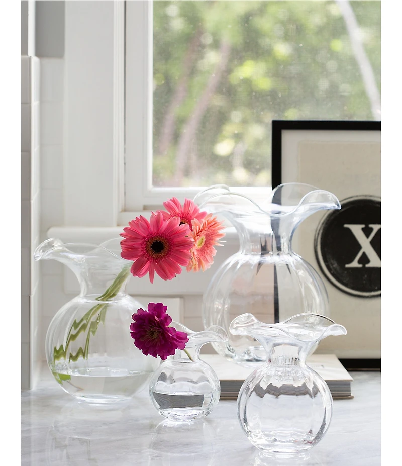 VIETRI Hibiscus Small Fluted Vase