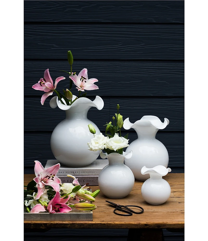 VIETRI Hibiscus Small Fluted Vase