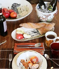 VIETRI Festive Fall Collection Wildlife Handled Deep Serving Bowl