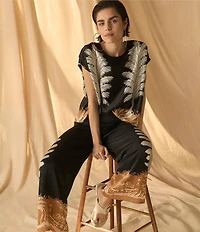Vince Camuto Printed Crew Neck Short Sleeve Caftan Blouse
