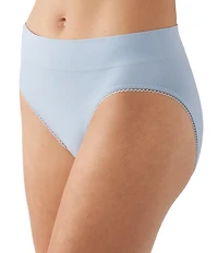 Wacoal Feeling Flexible Hi-Cut Brief Panty