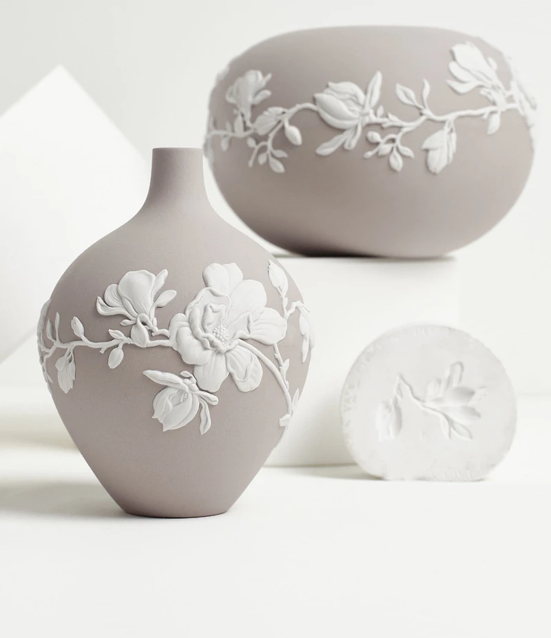 Wedgwood Magnolia Collection Blossom Bud Vase - 5.5#double;