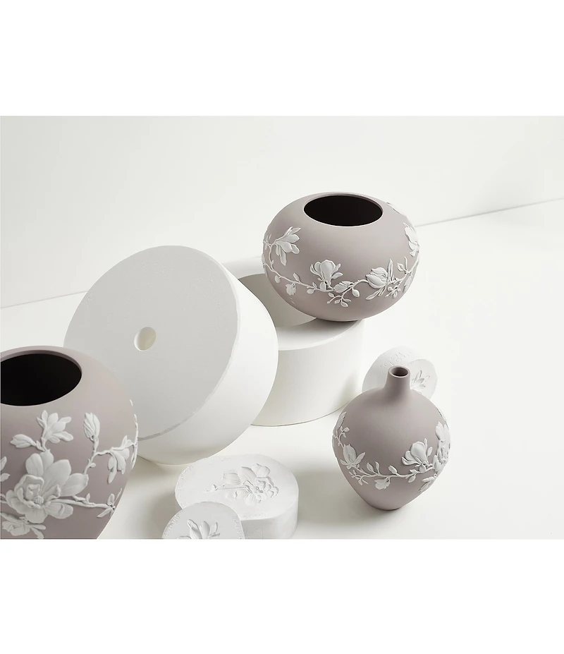 Wedgwood Magnolia Collection Blossom Vase - 7#double;
