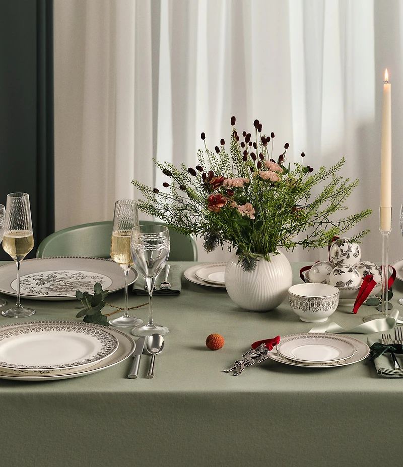 Wedgwood Silver Tonquin Deep Dinner Plate