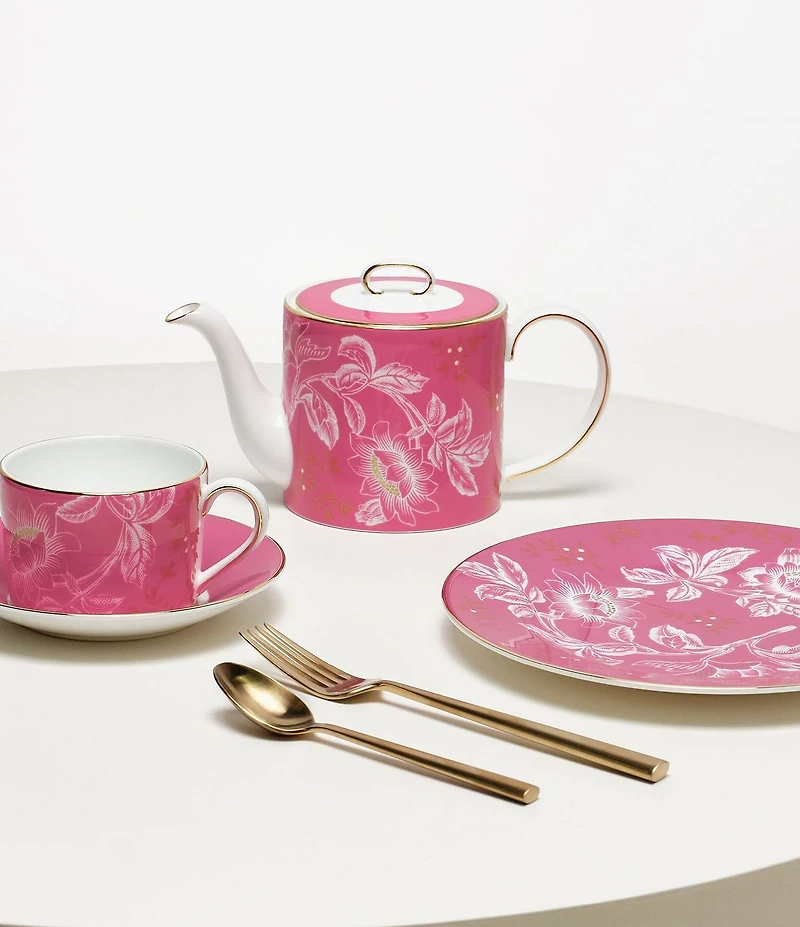 Wedgwood Wonderlust Pink Tonquin Teapot