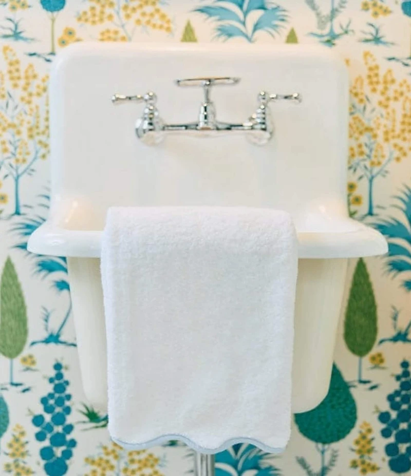 Weezie Scalloped Edge Trim Organic Cotton Bath Towels