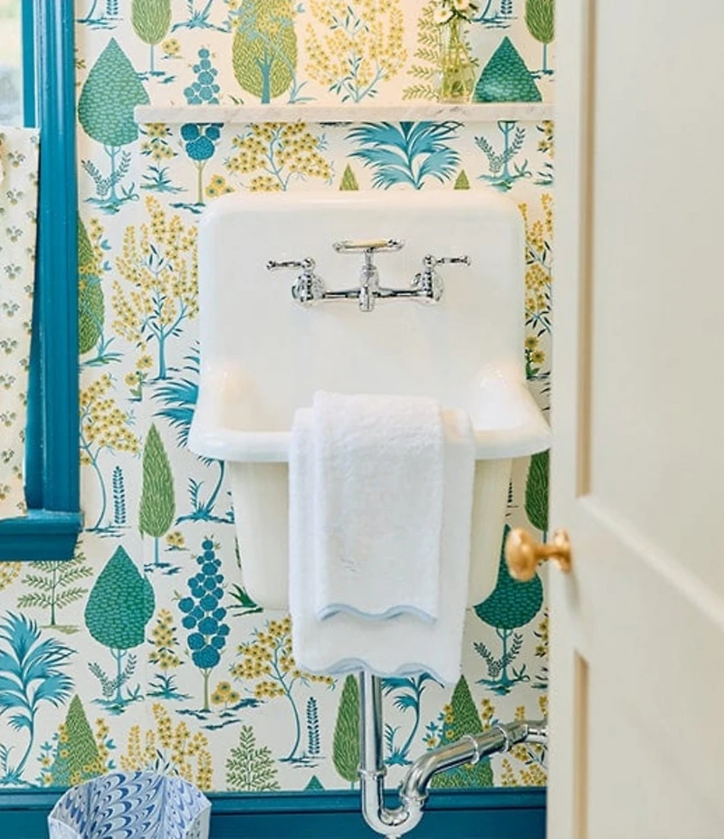 Weezie Scalloped Edge Trim Organic Cotton Bath Towels