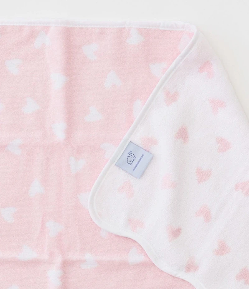 Weezie Tossed Pink Hearts Patterned Scallop Organic Cotton Bath Towel