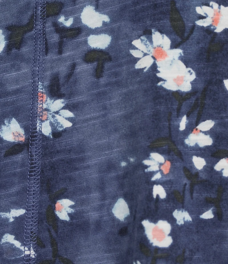 Westbound Dusty Daisy Print Short Sleeve V-Neck Top