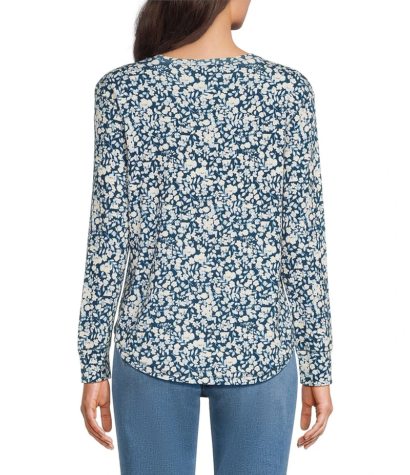 Westbound Petite Size Print Long Sleeve Crew Neck Knit Tee