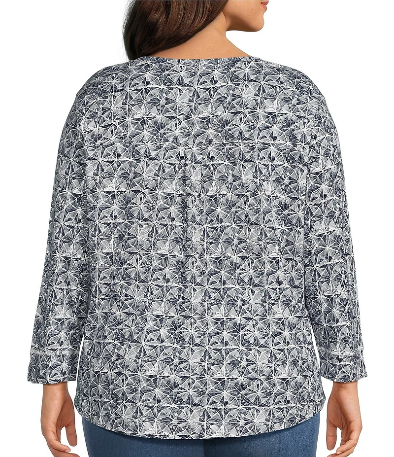 Westbound Plus Size Textured Geo 3/4 Sleeve Knit Crew Neck Top