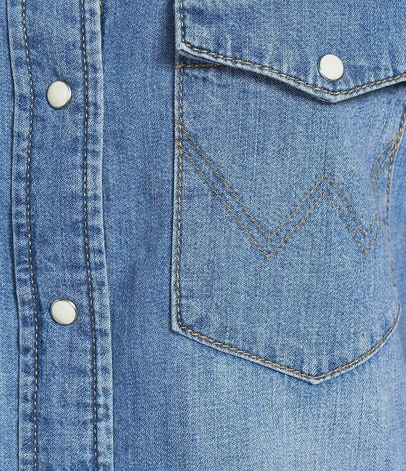 Wrangler® Flap Pocket Long Sleeve Denim Western Shirt