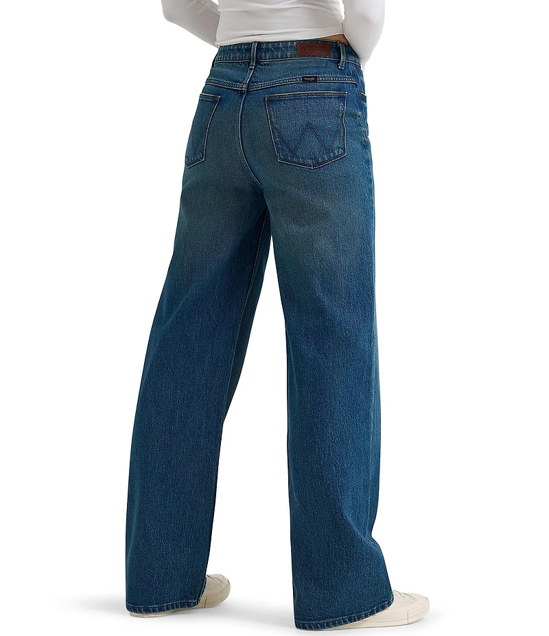 Wrangler® Mid Rise Straight Leg Jeans