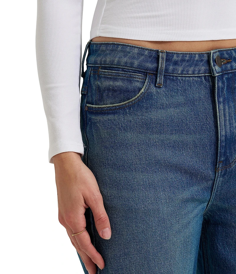 Wrangler® Mid Rise Straight Leg Jeans