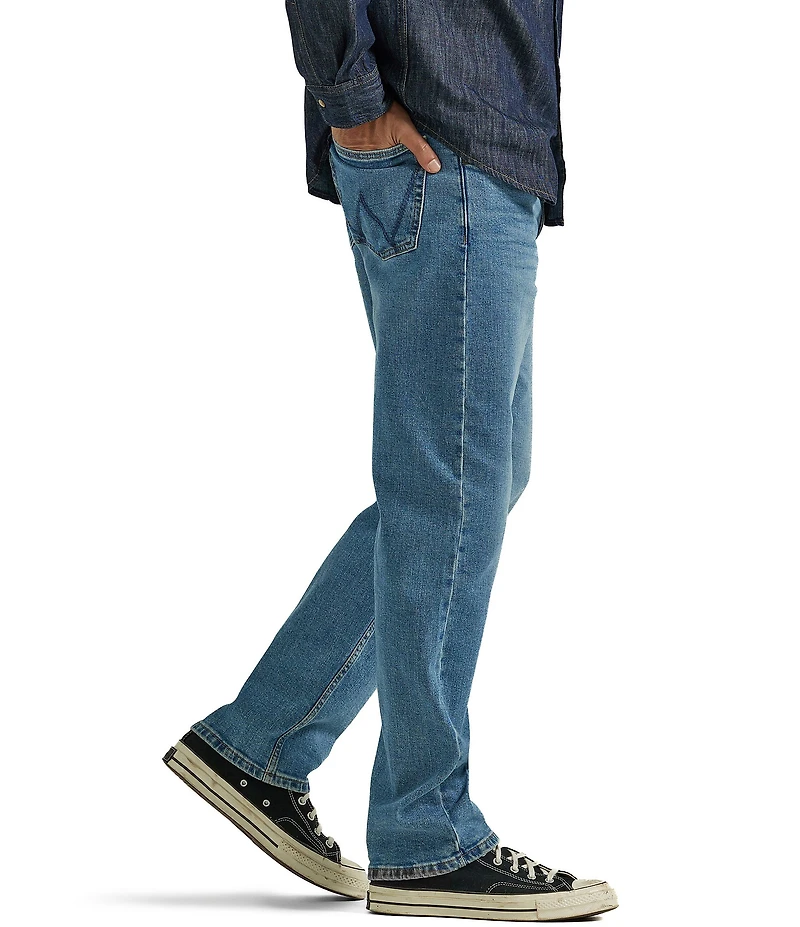 Wrangler® Regular Fit Straight Leg Flex Jeans