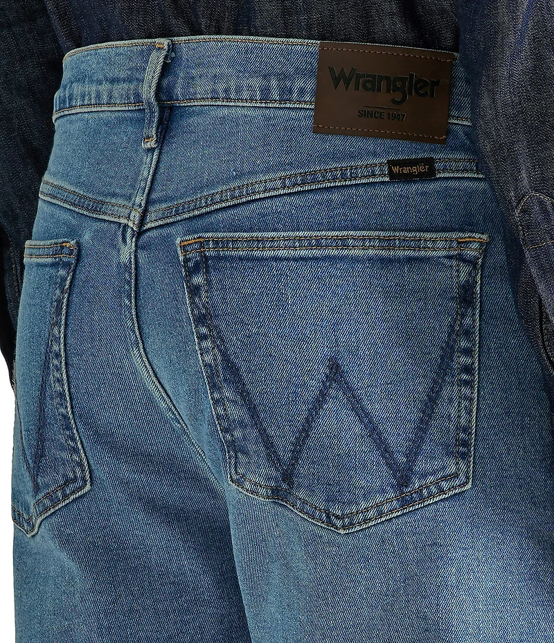 Wrangler® Regular Fit Straight Leg Flex Jeans