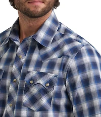 Wrangler® Retro® Modern Fit Plaid Short Sleeve Woven Shirt