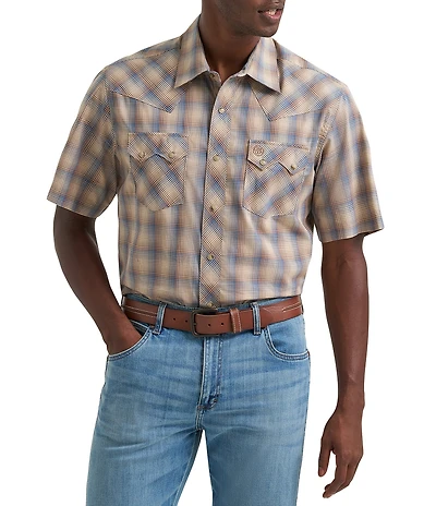 Wrangler® Retro Plaid Short Sleeve Sawtooth Pocket Western Snap Shirt
