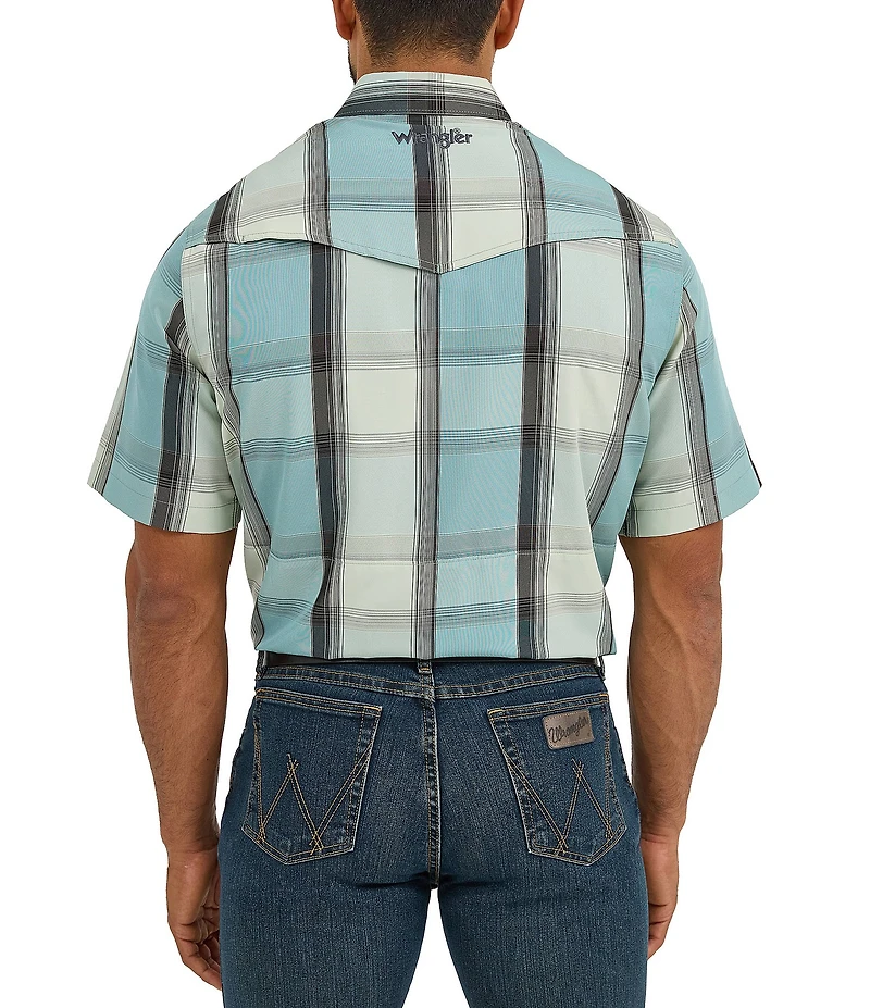 Wrangler® Short Sleeve Performance Plaid Western Shirt