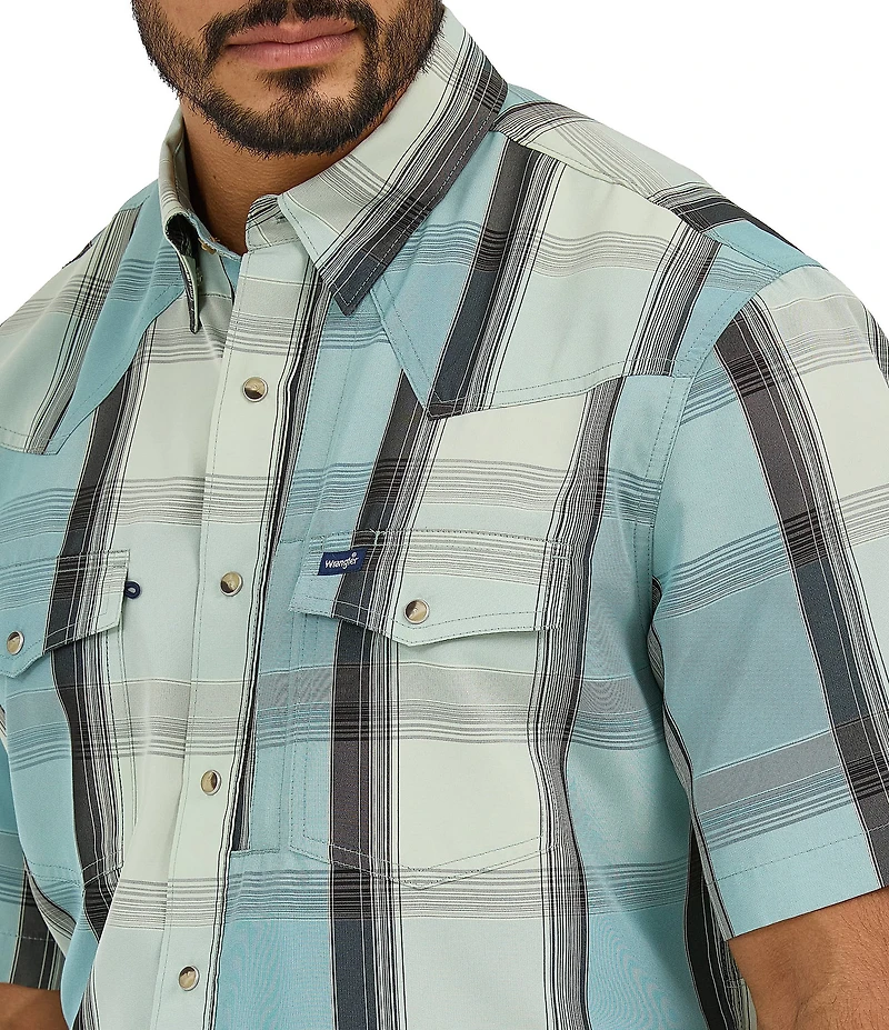 Wrangler® Short Sleeve Performance Plaid Western Shirt