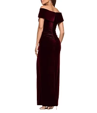 Xscape Petite Size Velvet Off The Shoulder Sweetheart Neck Gown