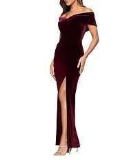 Xscape Petite Size Velvet Off The Shoulder Sweetheart Neck Gown