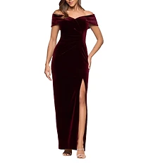 Xscape Petite Size Velvet Off The Shoulder Sweetheart Neck Gown