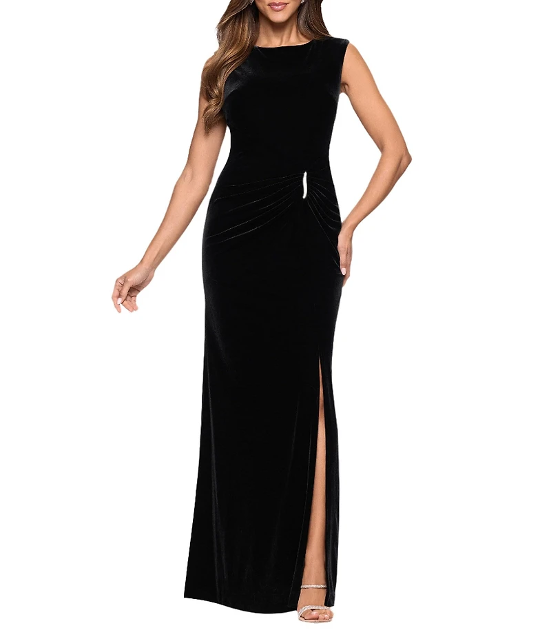 Xscape Sleeveless Side Ruching Velvet Gown