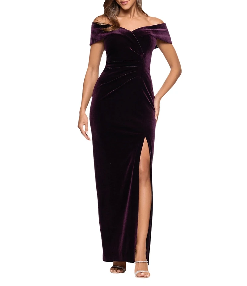 Xscape Stretch Velvet Sweetheart Off-the-Shoulder Neck Short Sleeve Dress
