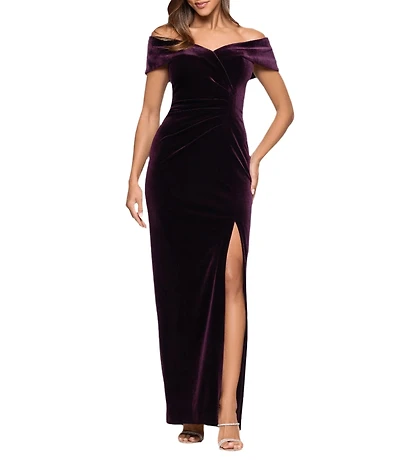 Xscape Stretch Velvet Sweetheart Off-the-Shoulder Neck Short Sleeve Dress