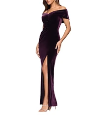 Xscape Stretch Velvet Sweetheart Off-the-Shoulder Neck Short Sleeve Dress