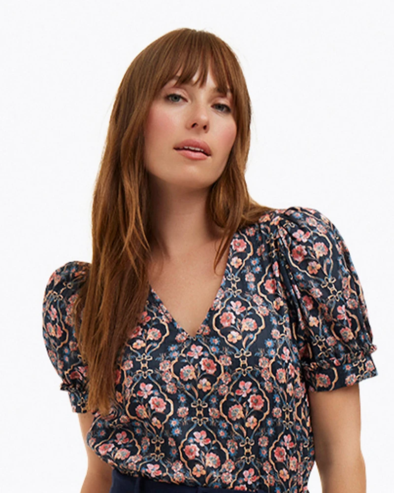 Heidi V-Neck Top Twilight Vines
