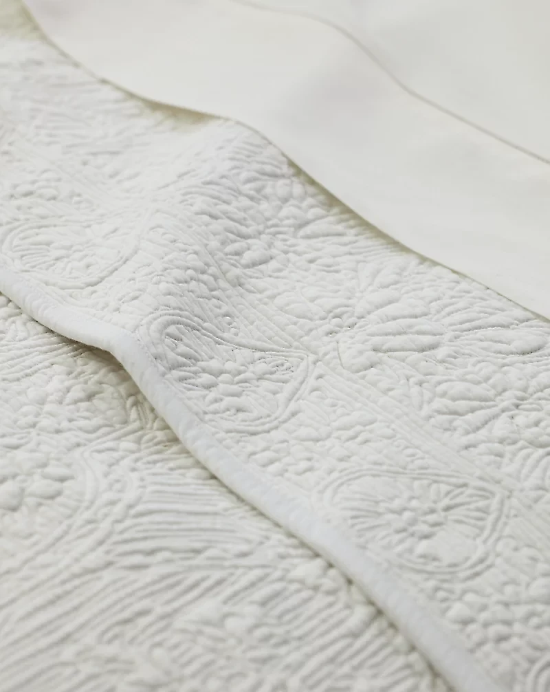 Carolyne Coverlet