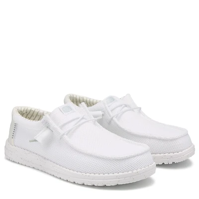 Men's Wally Stretch Sox Medium/Wide Casual Shoe