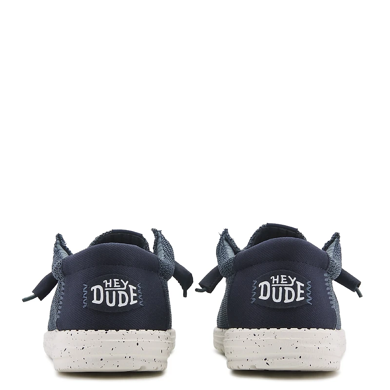 Men's Wally Stretch Sox Medium/Wide Casual Shoe