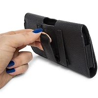 universal smartphone case w. magnetic closure