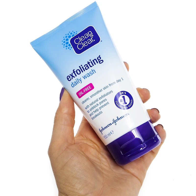 clean and clear exfoliating daily face wash oil-free 5oz