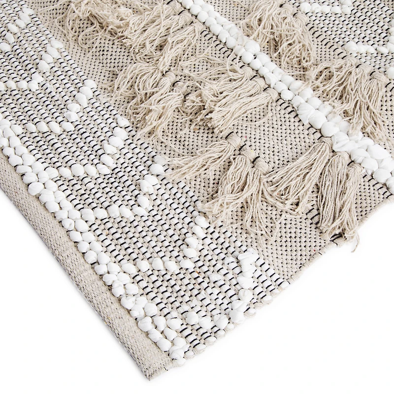 Tassel Tufted Rug 21in x 34in