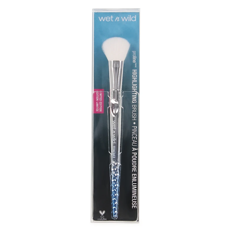limited edition wet n wild® proline™ highlighting brush