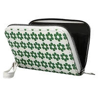 Wristlet With Zipper