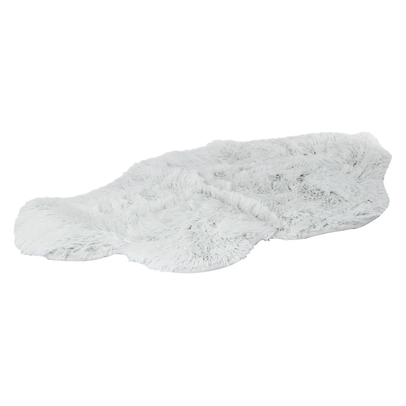 cloud shaped faux fur plush accent rug 24in x 36in
