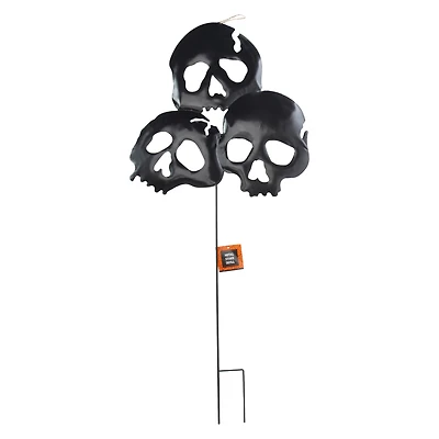 Stacked Skulls Metal Lawn Stake 31.5in
