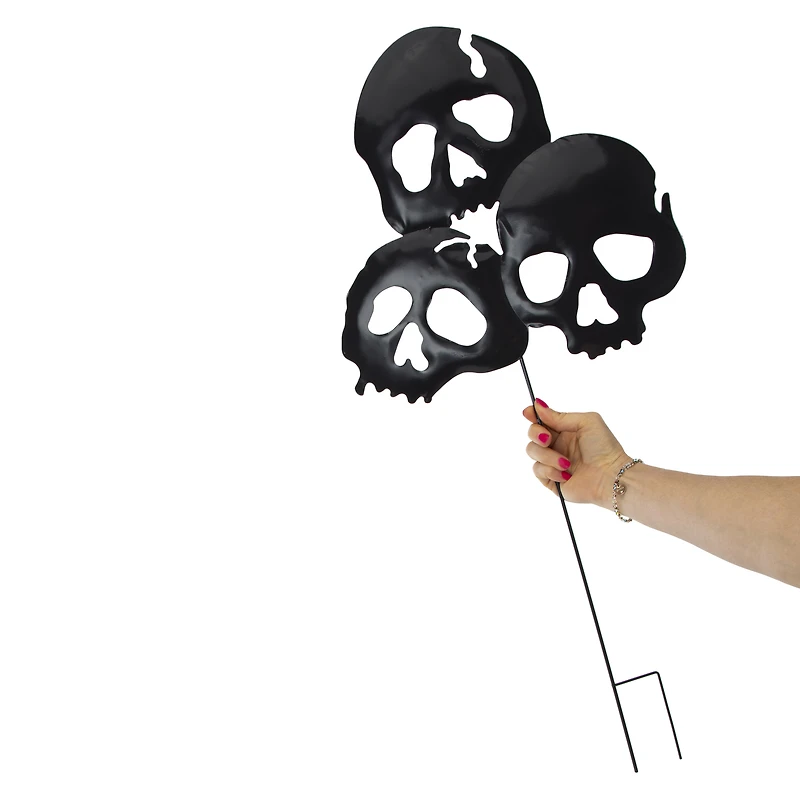 Stacked Skulls Metal Lawn Stake 31.5in